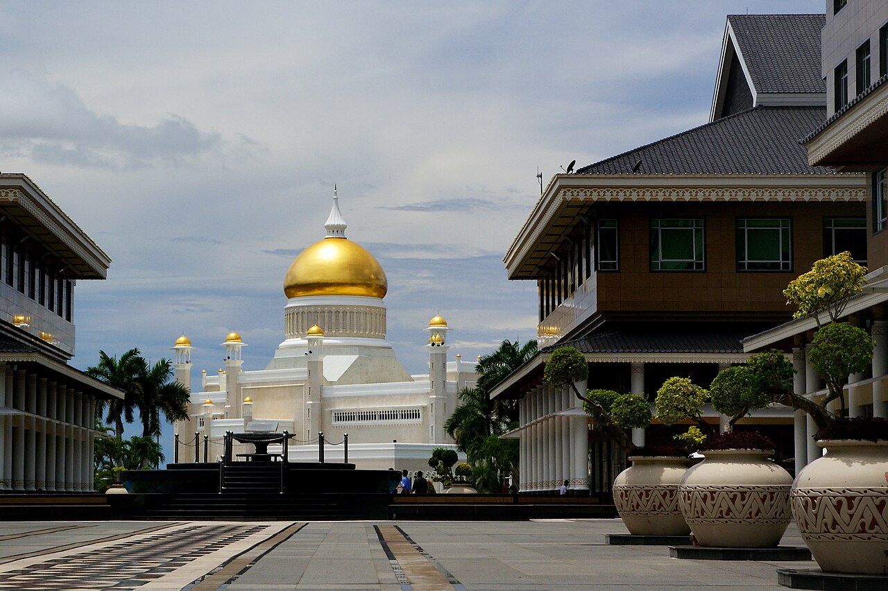 4. Overview & Attractions