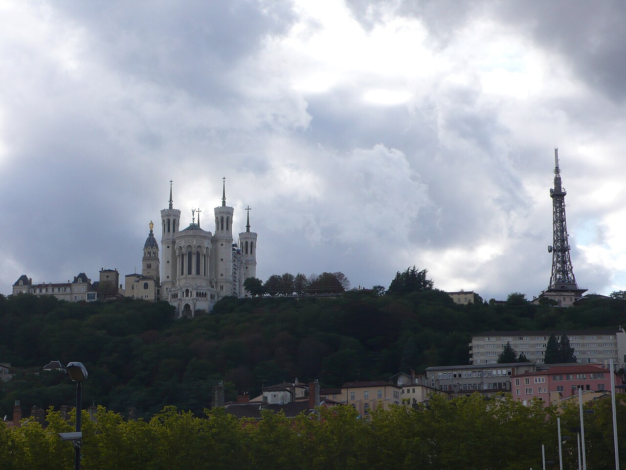 4. Overview & Attractions