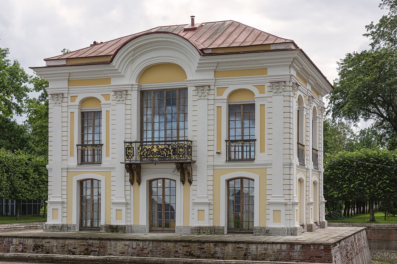 4. Overview & Attractions