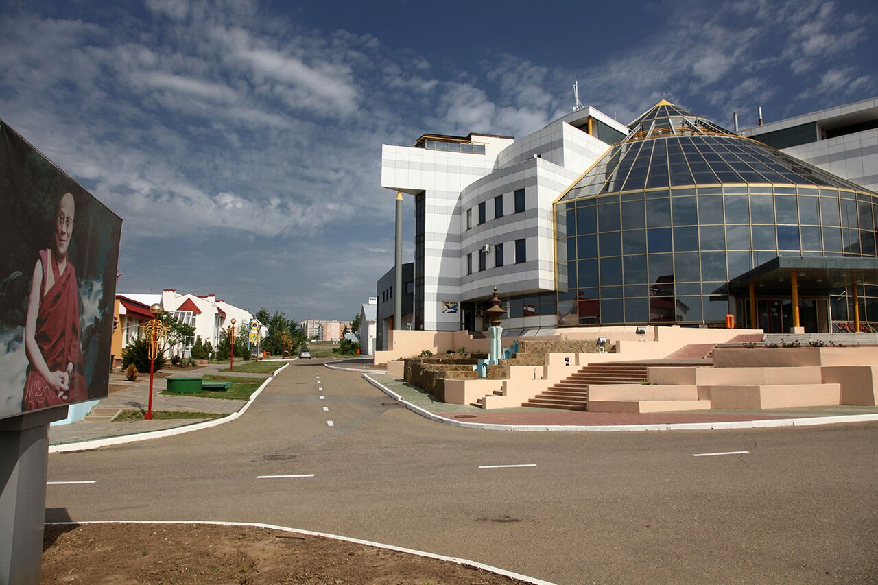 4. Overview & Attractions