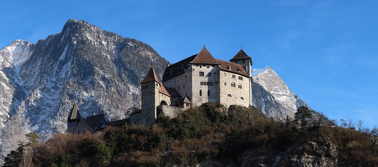 4. Overview & Attractions