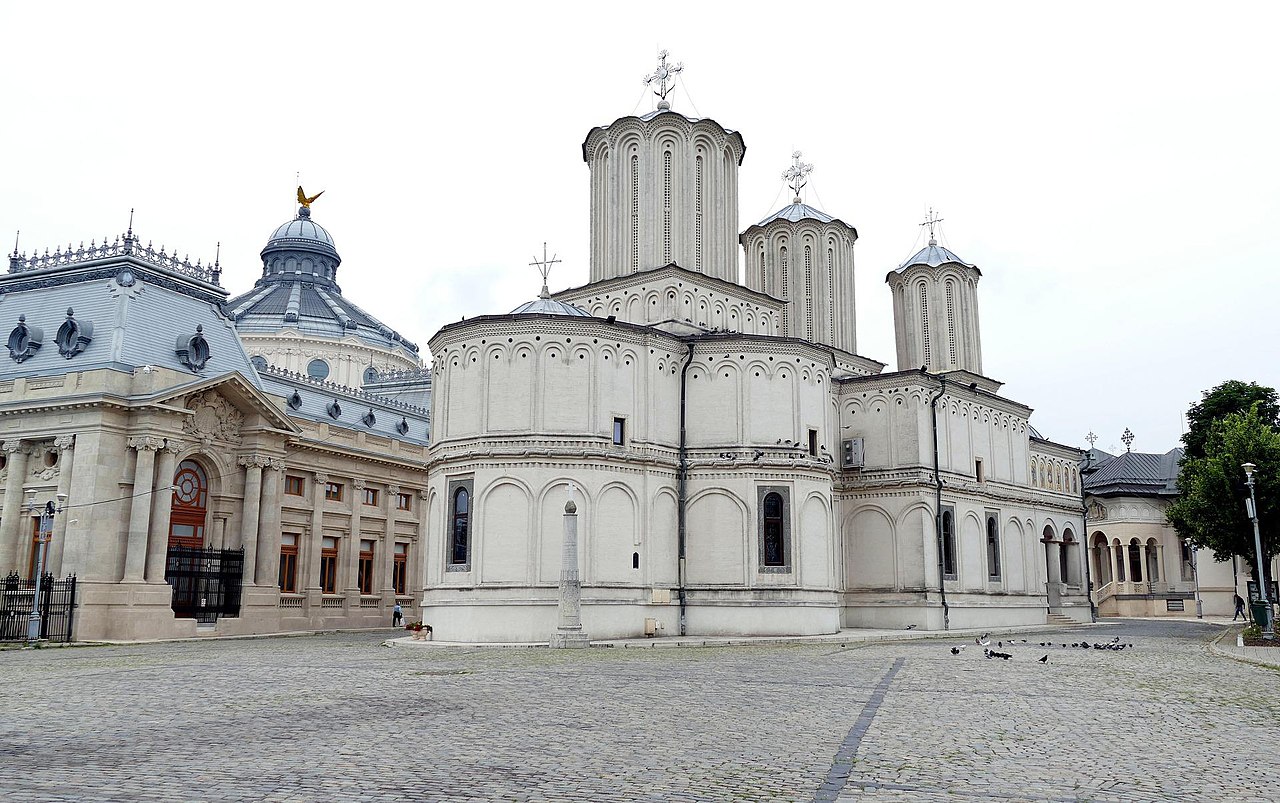 4. Overview & Attractions