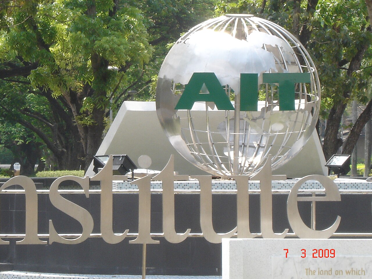 4. Overview & Attractions